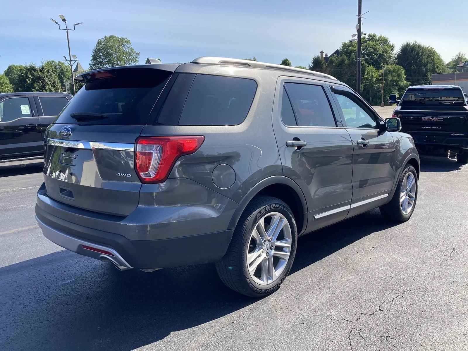 Certified Used 2017 Gray Ford XLT image 7