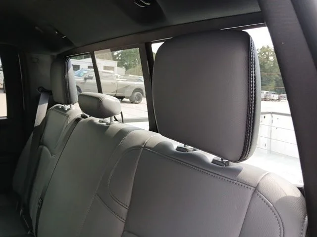 New 2026 Bright White Clear-Coat Exterior Paint RAM Tradesman image 19