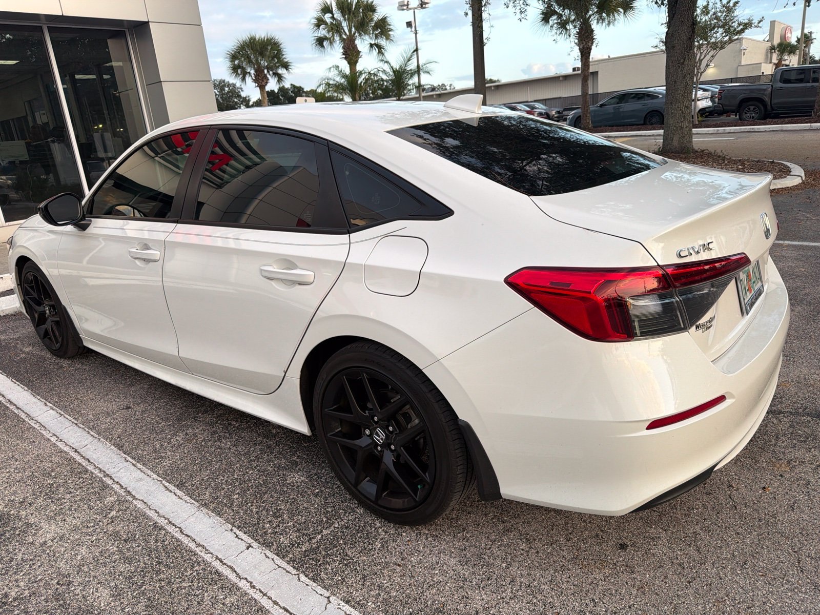 Used 2024  Honda Sport image 4