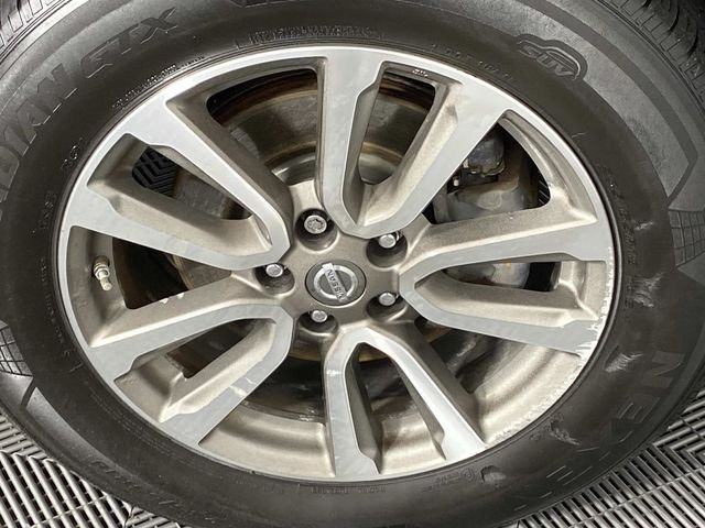 Used 2014 Gray Nissan SV image 30