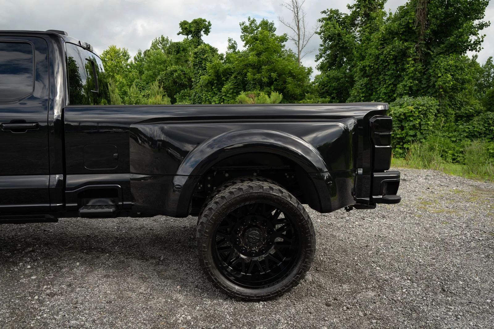 Used 2024 Black Ford Limited image 15