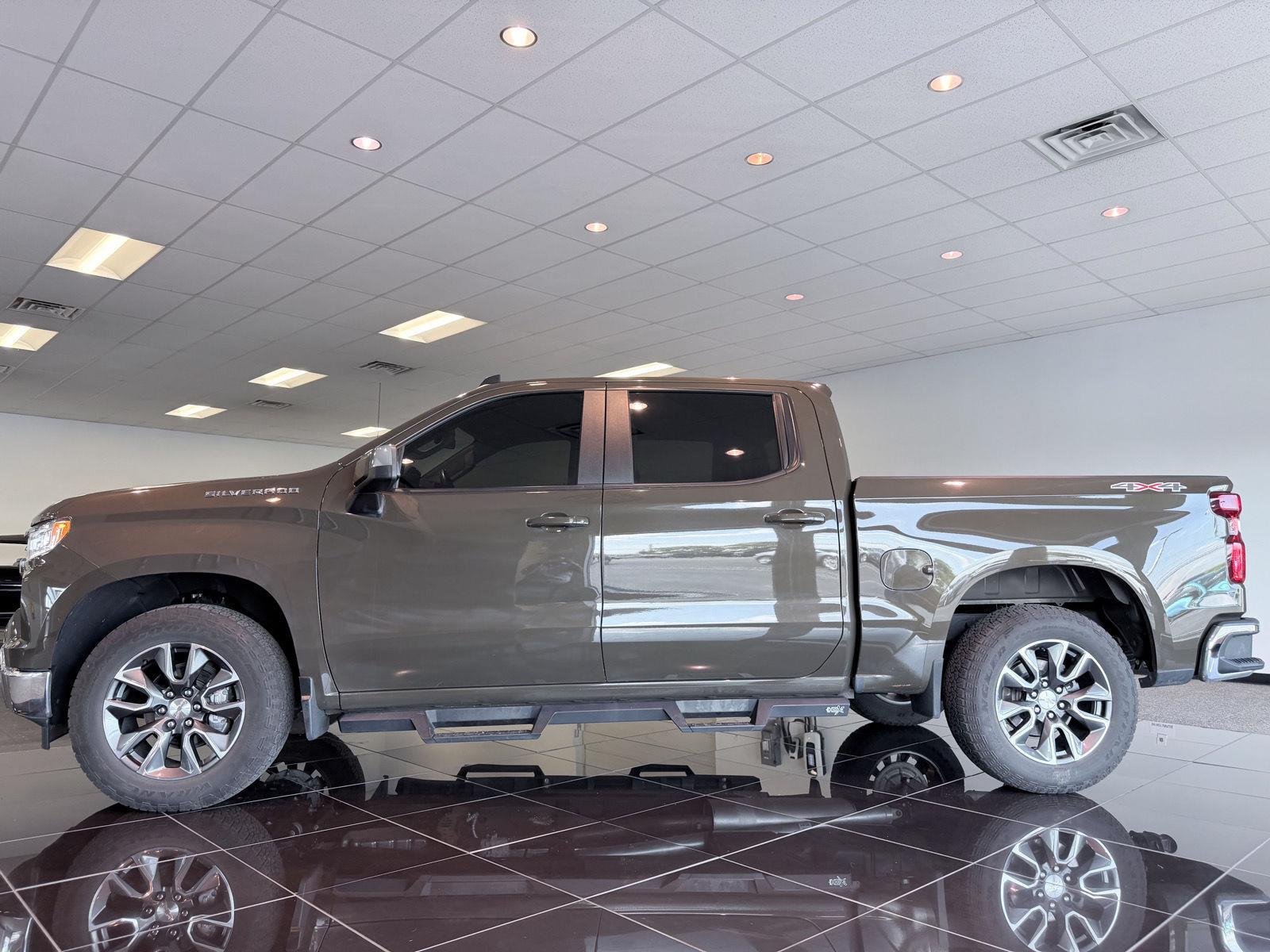 Used 2023 HARVEST BRONZE METALLIC Chevrolet LT image 18