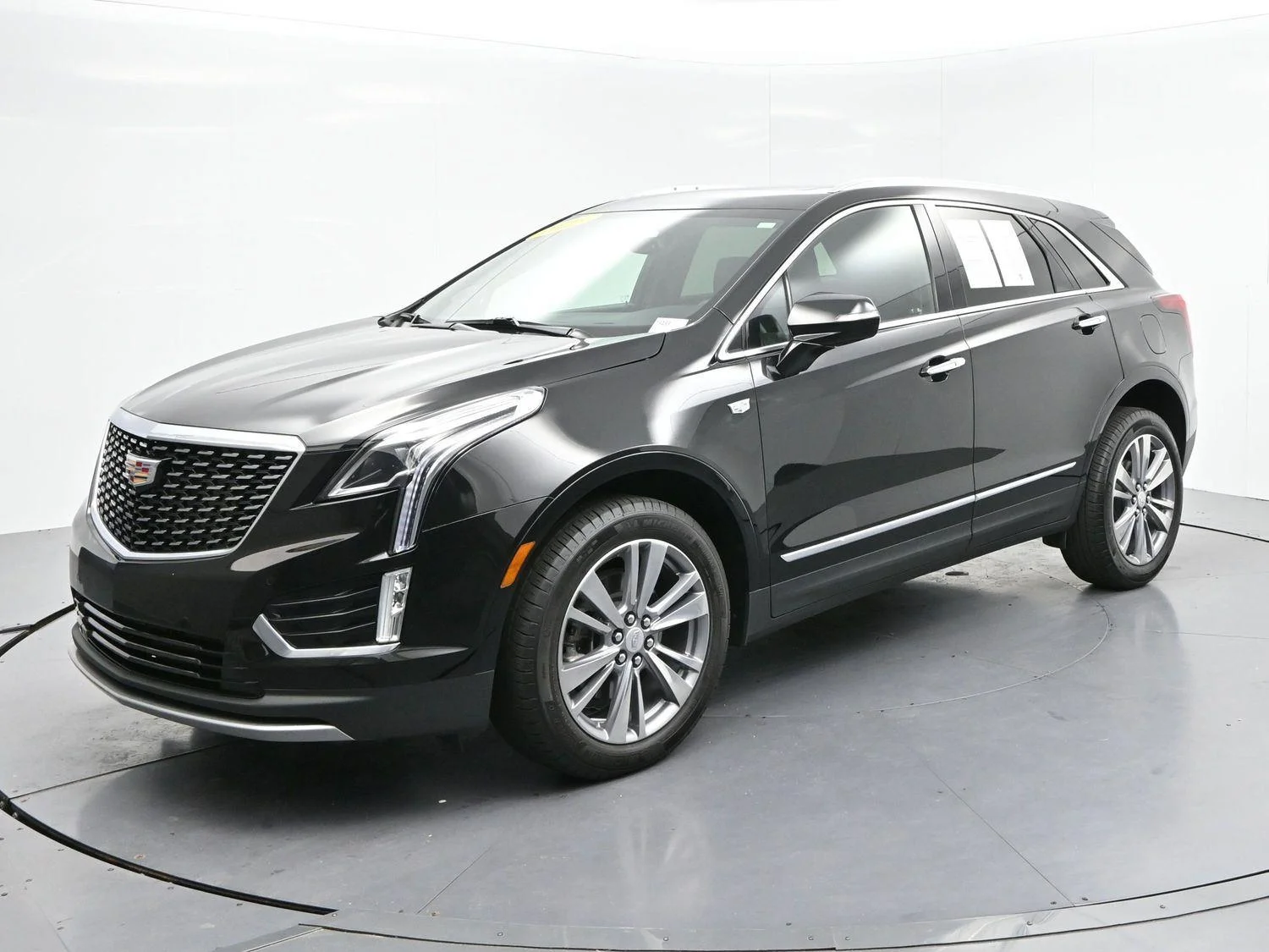 Used 2025 Stellar Black Metallic Cadillac Premium Luxury image 3