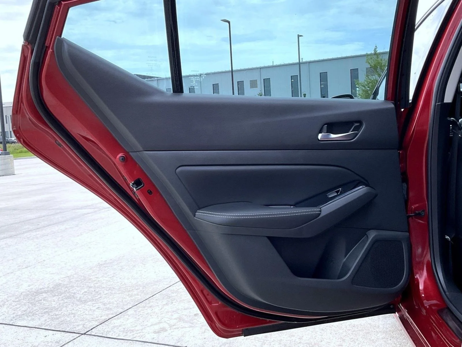 Used 2023 Red Nissan 2.5 SL image 21