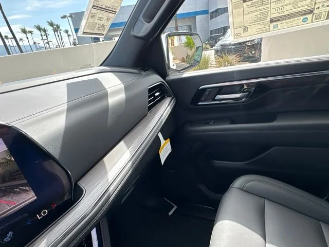New 2026 White Chevrolet Z71 image 28