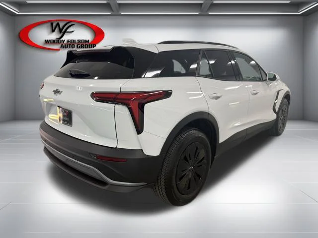 New 2026 Summit White Chevrolet LT image 7
