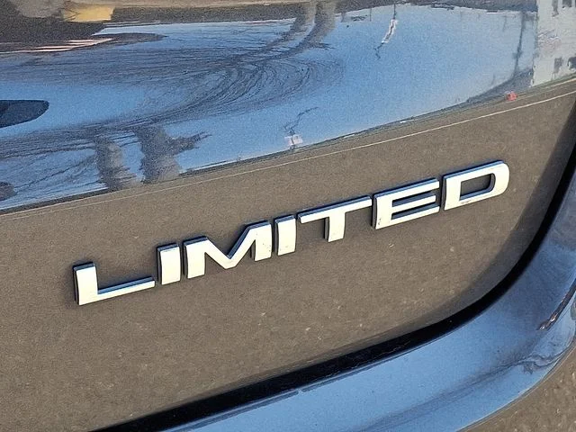 Used 2023 Gray Jeep Limited image 30