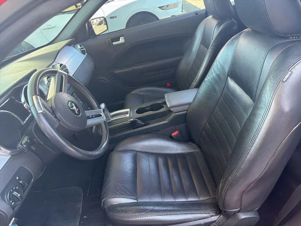 Used 2006 Red Ford GT Deluxe image 3