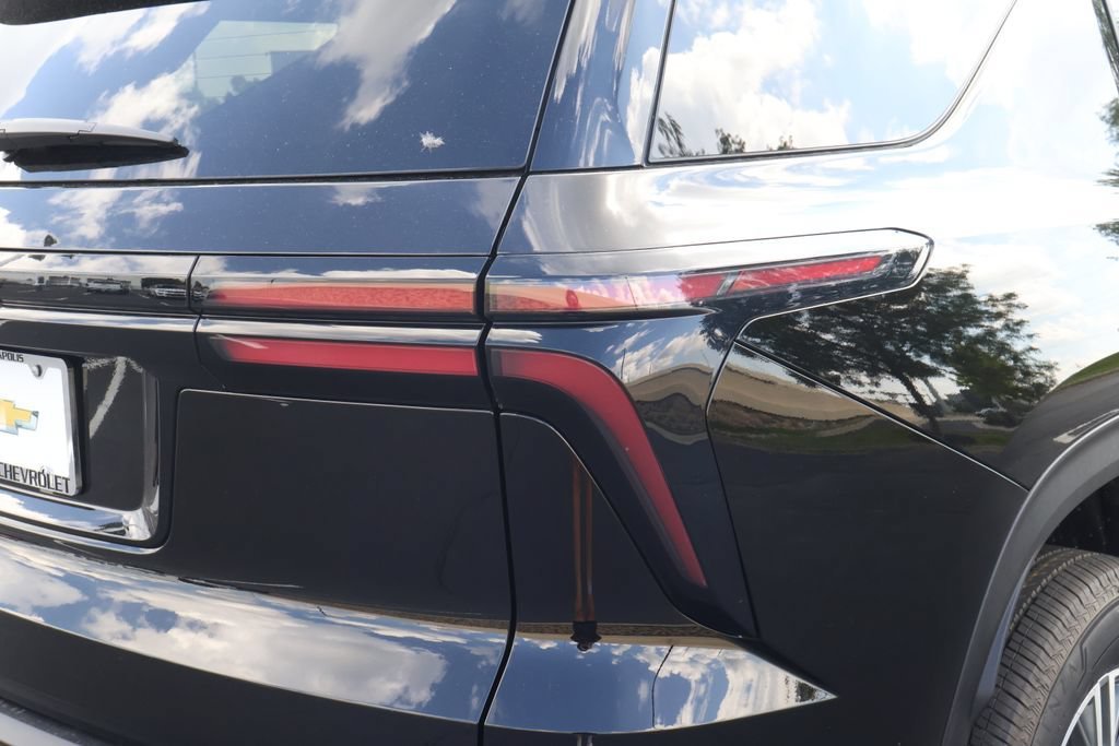 2027 Chevrolet Traverse LT - Photo 7