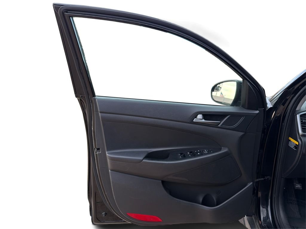 Used 2016 Ash Black Hyundai SE image 19