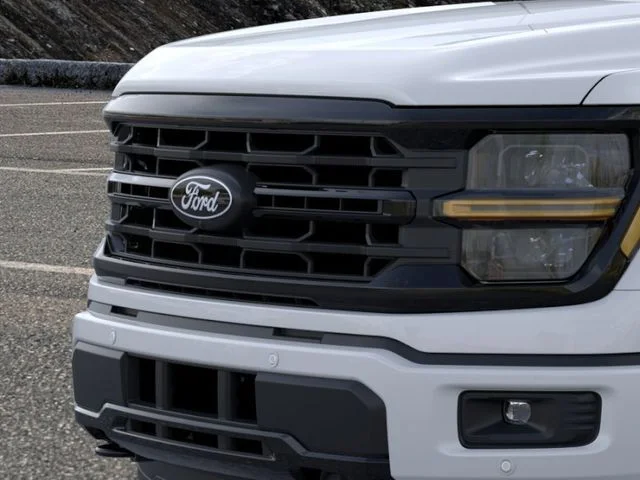 New 2026 Oxford White Ford XLT image 17