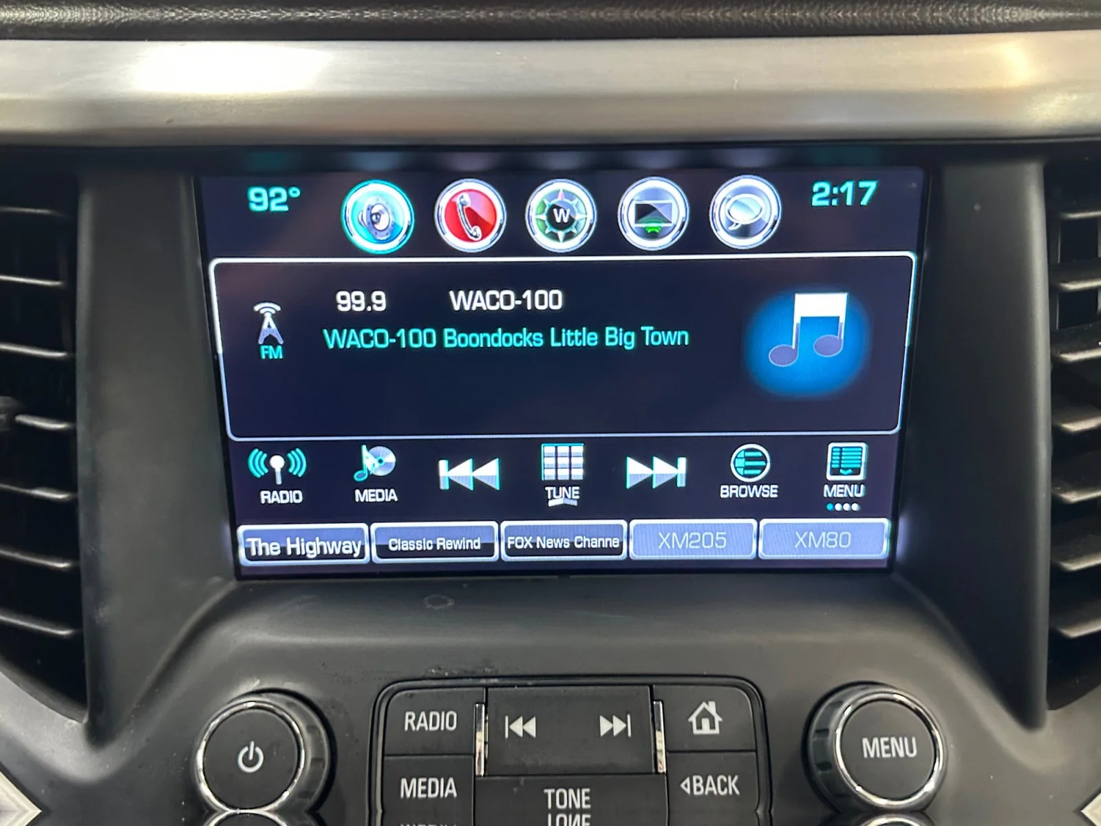Used 2017 White Frost Tricoat GMC SLT image 16