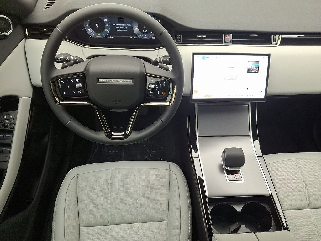 New 2026 Seoul Pearl Silver Land Rover S image 8