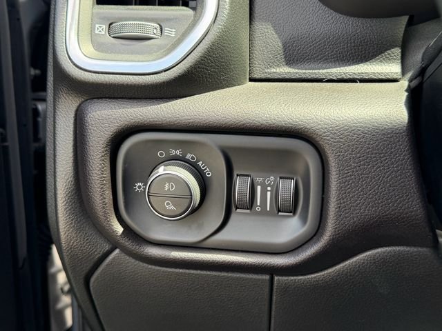 Used 2023 Silver Ram Laramie image 30