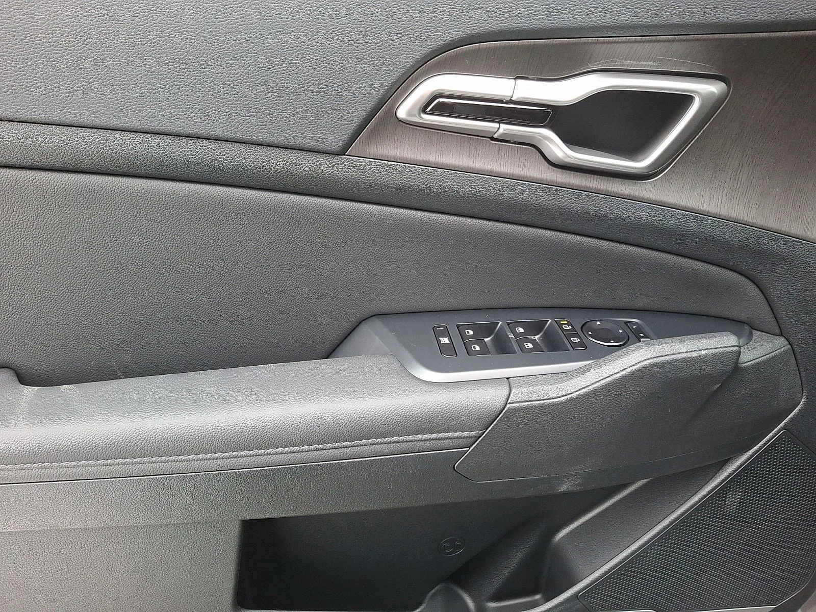 New 2026 Wolf Gray Kia X-Line image 6