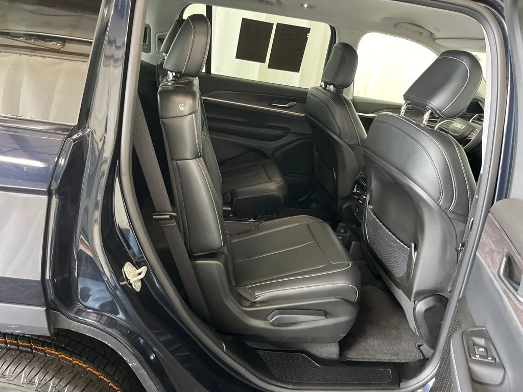 Used 2023 Black Jeep Limited image 22