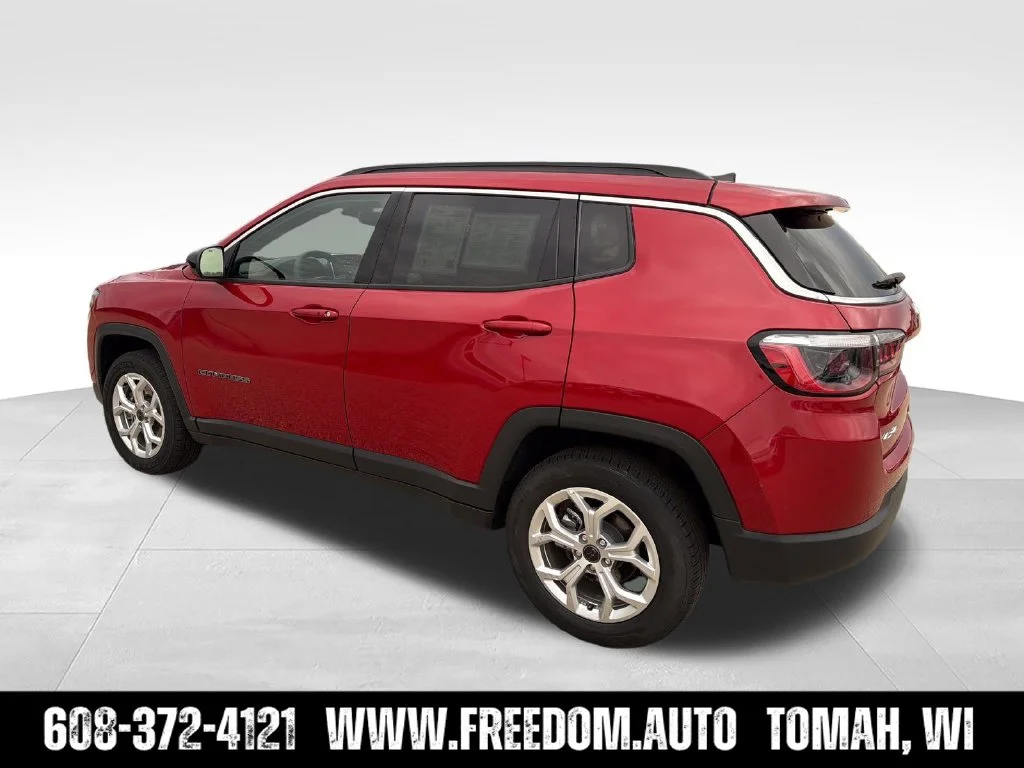 Used 2025 Red Jeep Latitude image 4