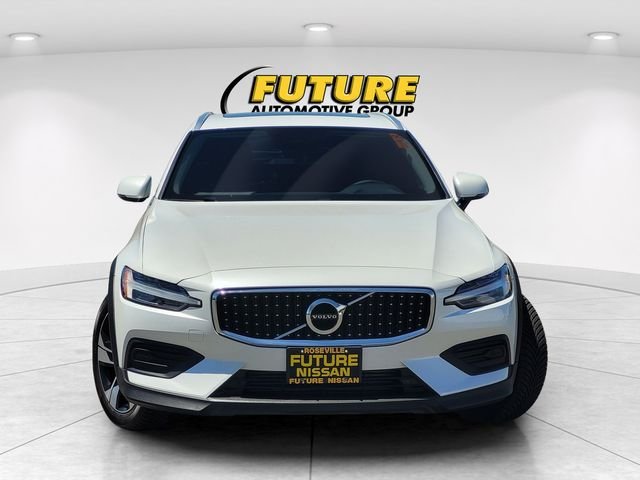 Used 2020 White Volvo T5 image 2
