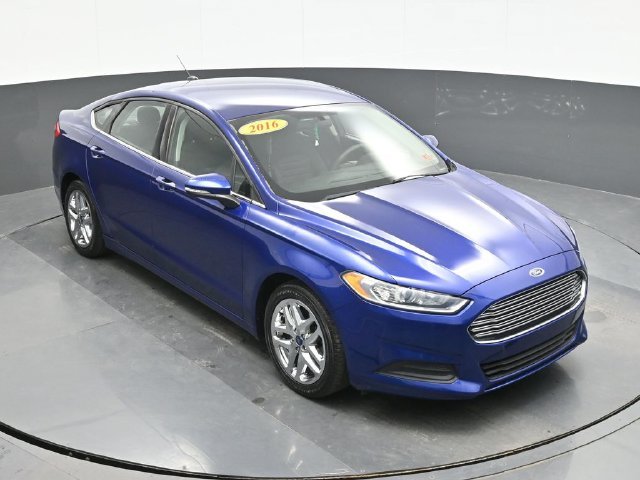 Used 2016 Blue Ford SE image 14