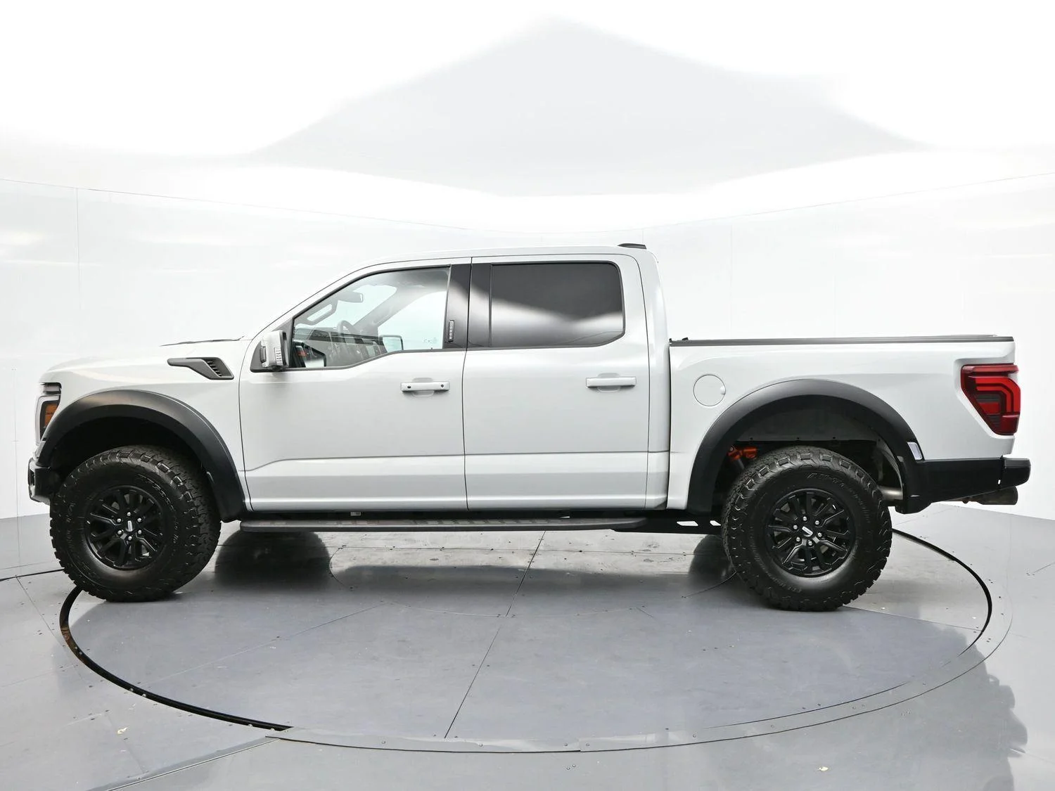Used 2024 Avalanche Gray Ford Raptor image 5