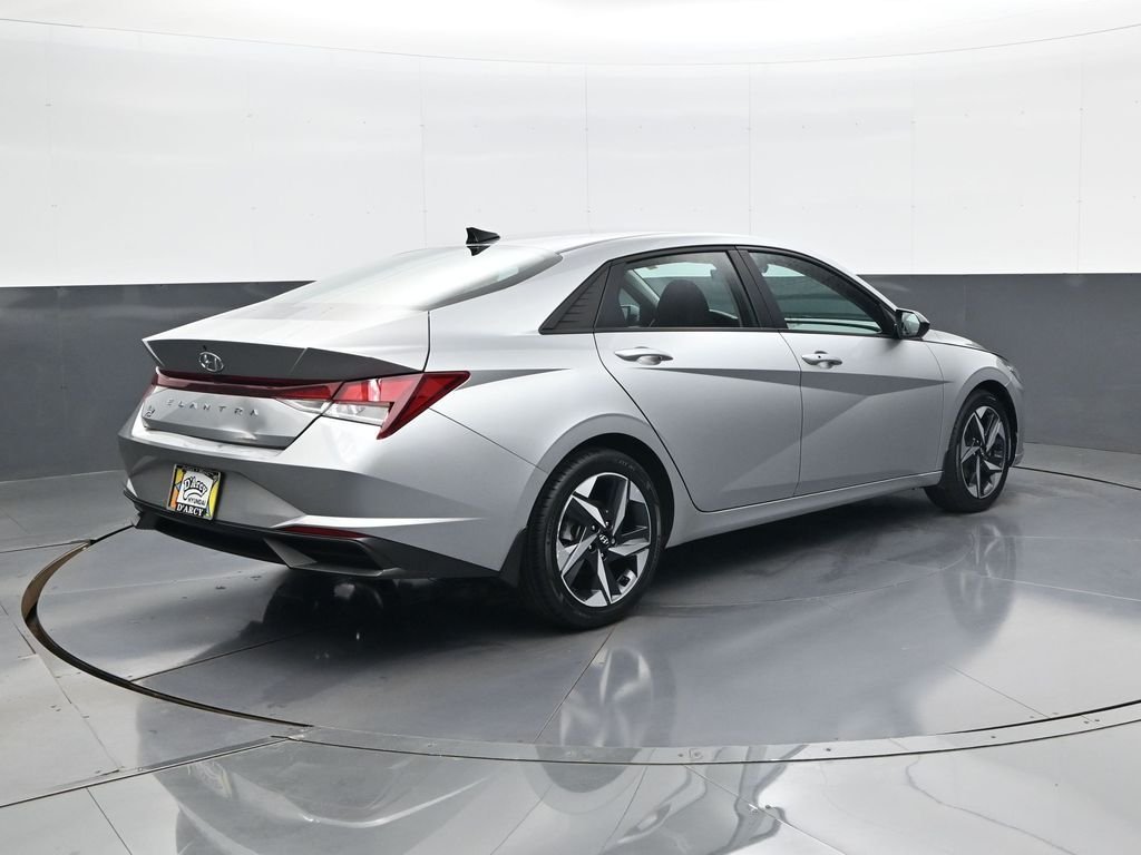 Certified Used 2023 Silver Hyundai SEL image 5