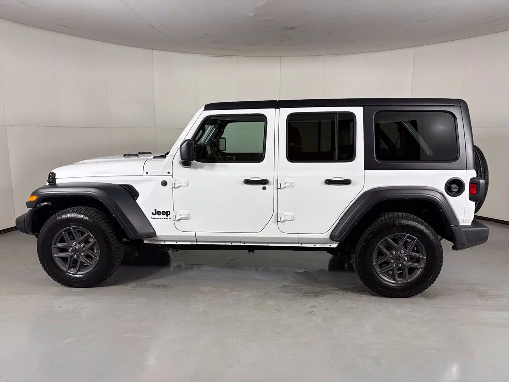 Used 2025 White Jeep Sport S image 5