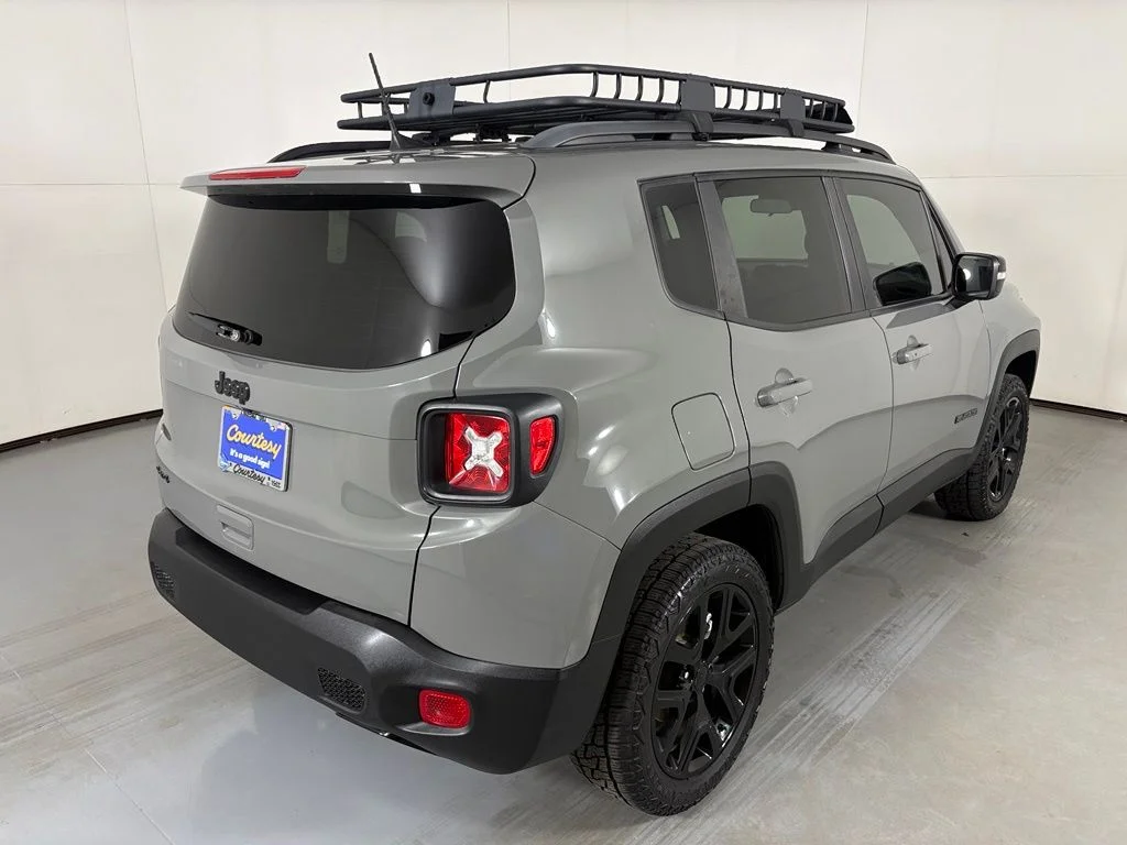 Used 2022 Gray Jeep Altitude image 8