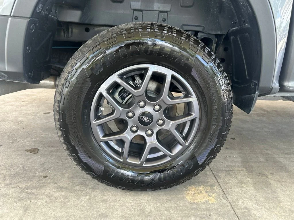 Used 2025 Gray Ford XLT image 19