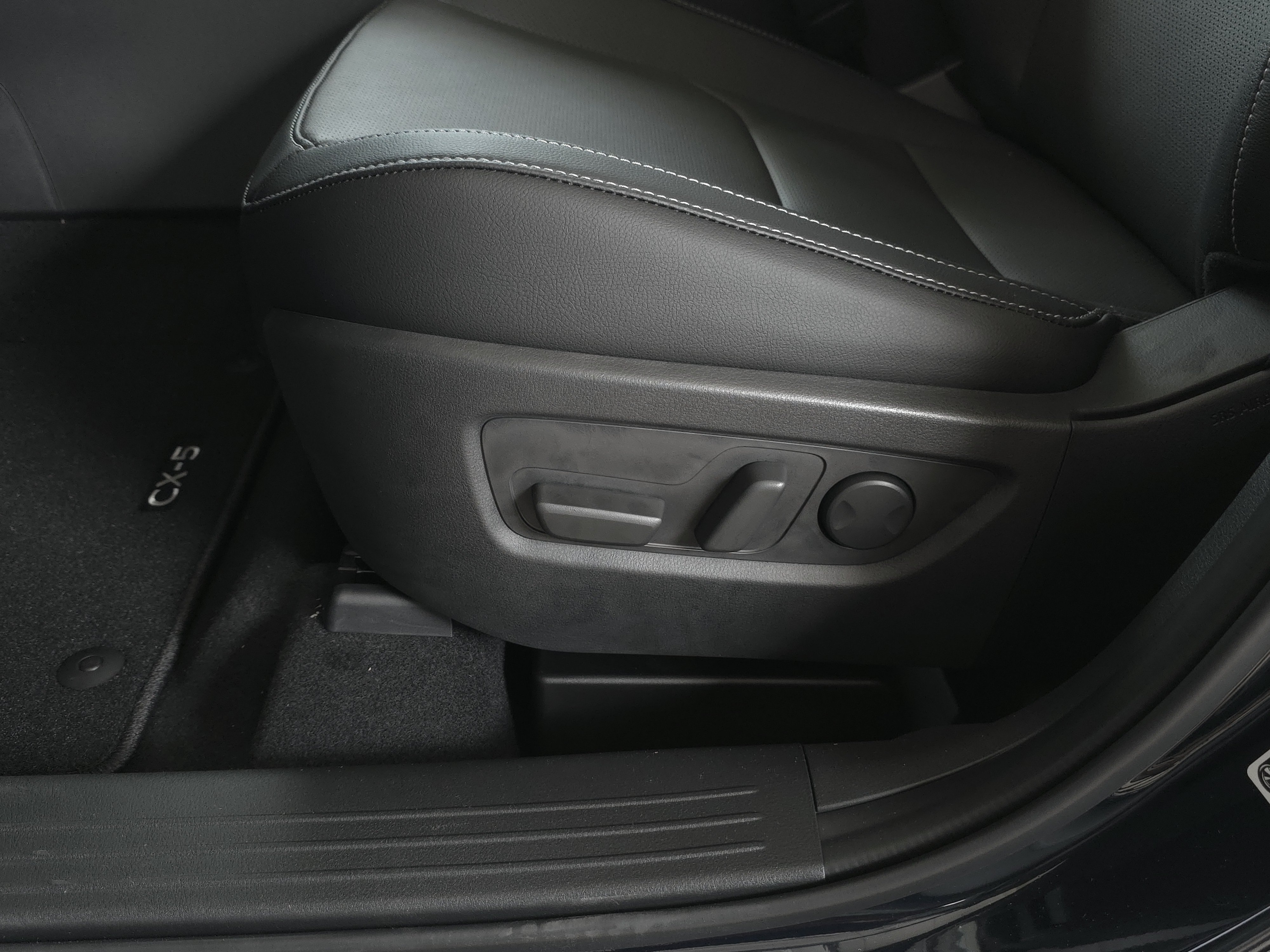 New 2026 Navy Blue Mica Mazda 2.5 S Premium Plus AWD image 11
