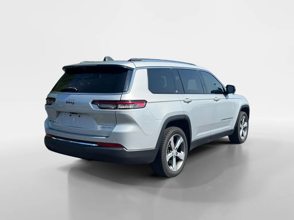 Used 2021 Silver Zynith Jeep Limited image 4