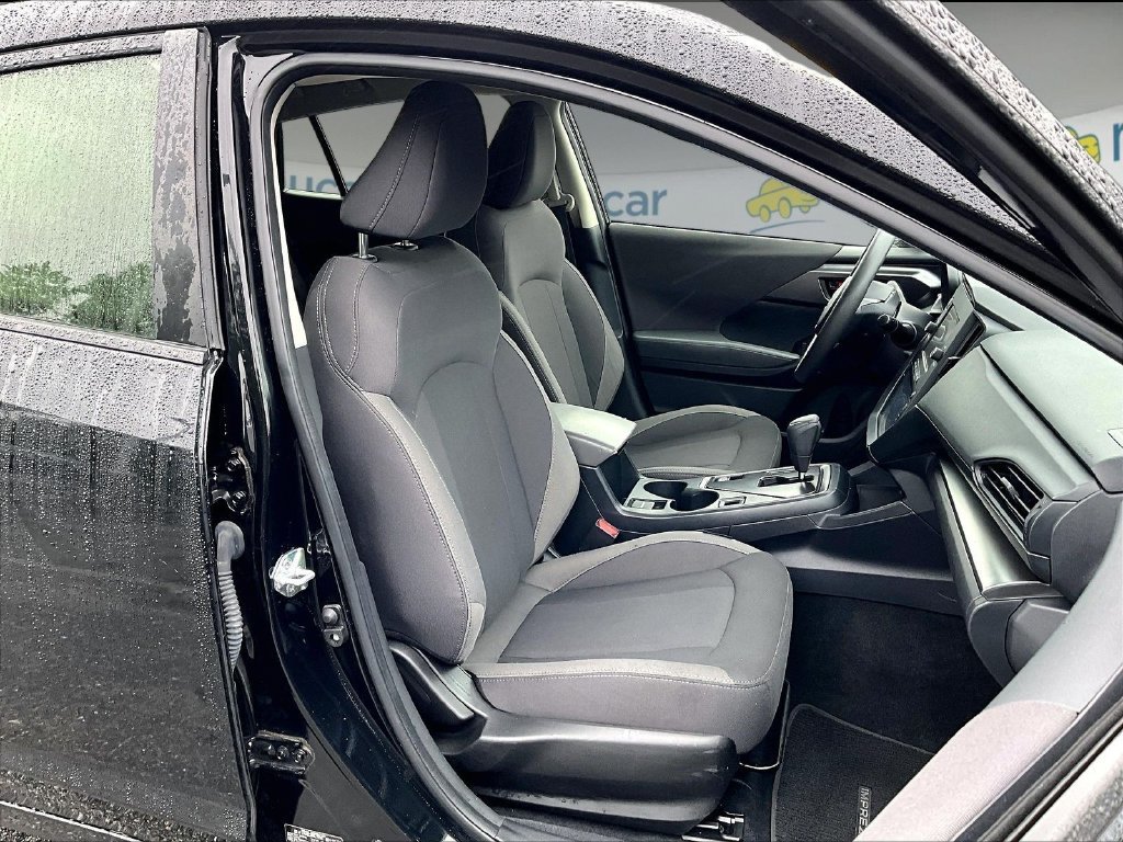 Used 2024 Black Subaru Base image 11