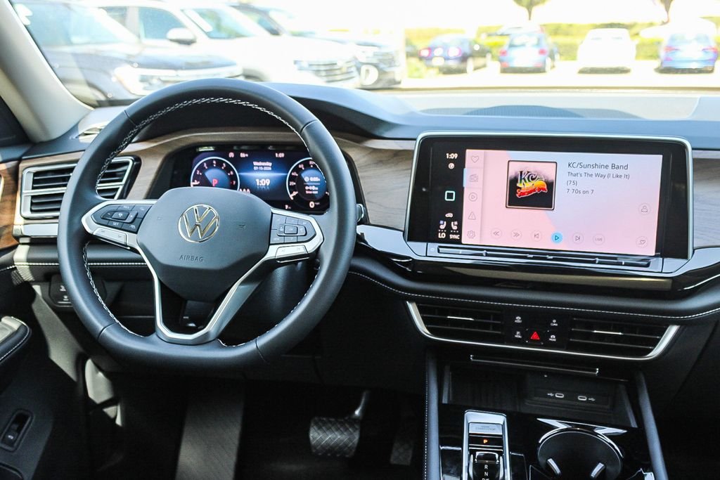 New 2026 White Volkswagen 2.0T SE w/Technology image 3