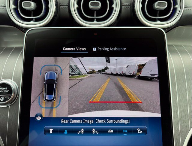 Used 2023  Mercedes-Benz GLC 300 image 22