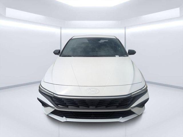 New 2026 White Hyundai SEL Sport image 8