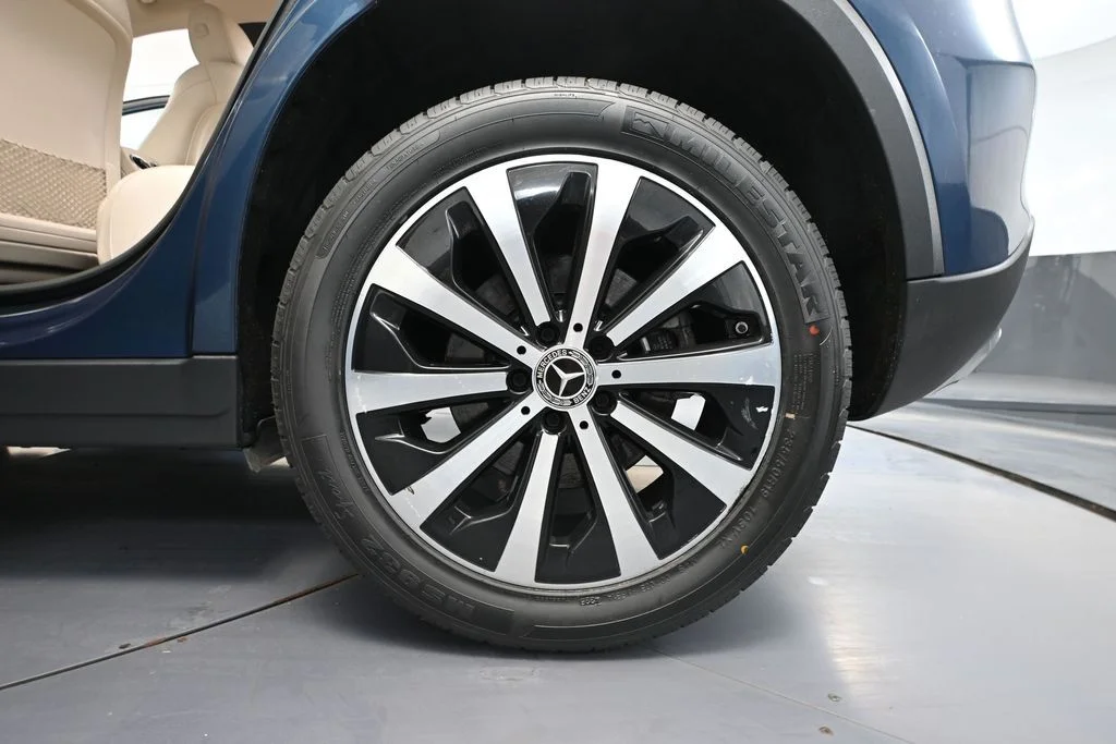 Used 2022 Blue Mercedes-Benz GLA 250 image 9