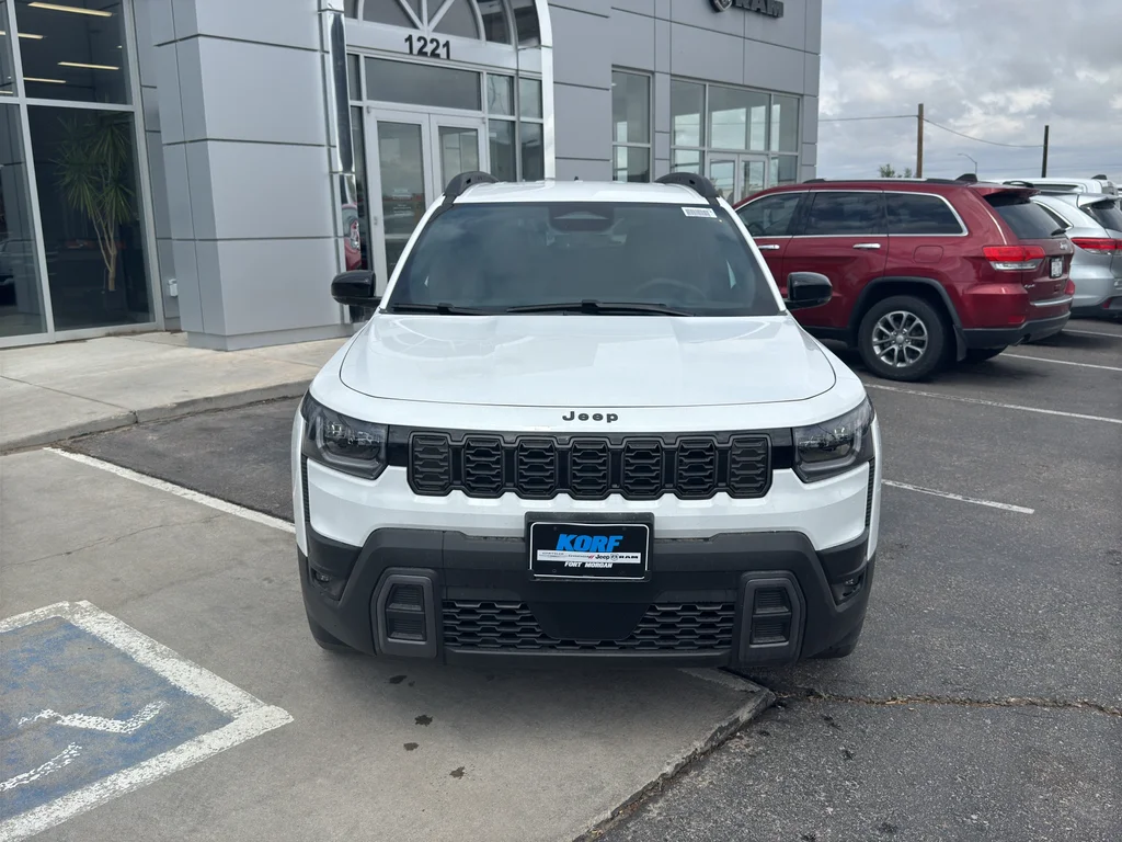 New 2026 Bright White Clear-Coat Exterior Paint Jeep Limited image 8