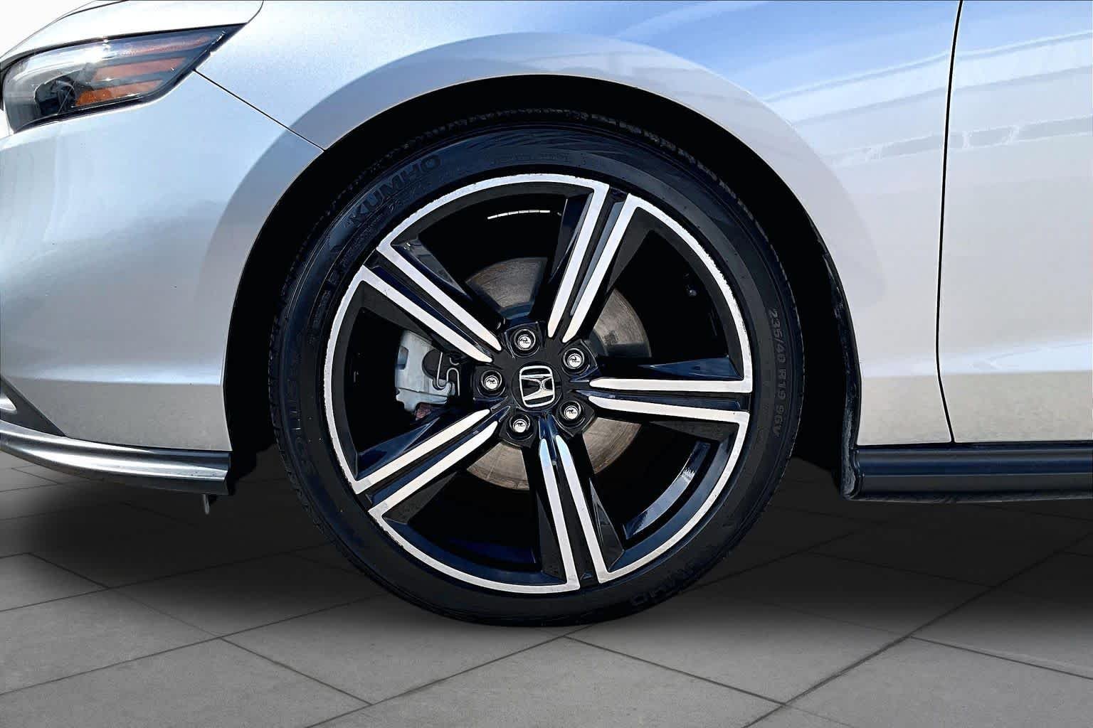 Used 2023 Lunar Silver Metallic Honda Sport image 13