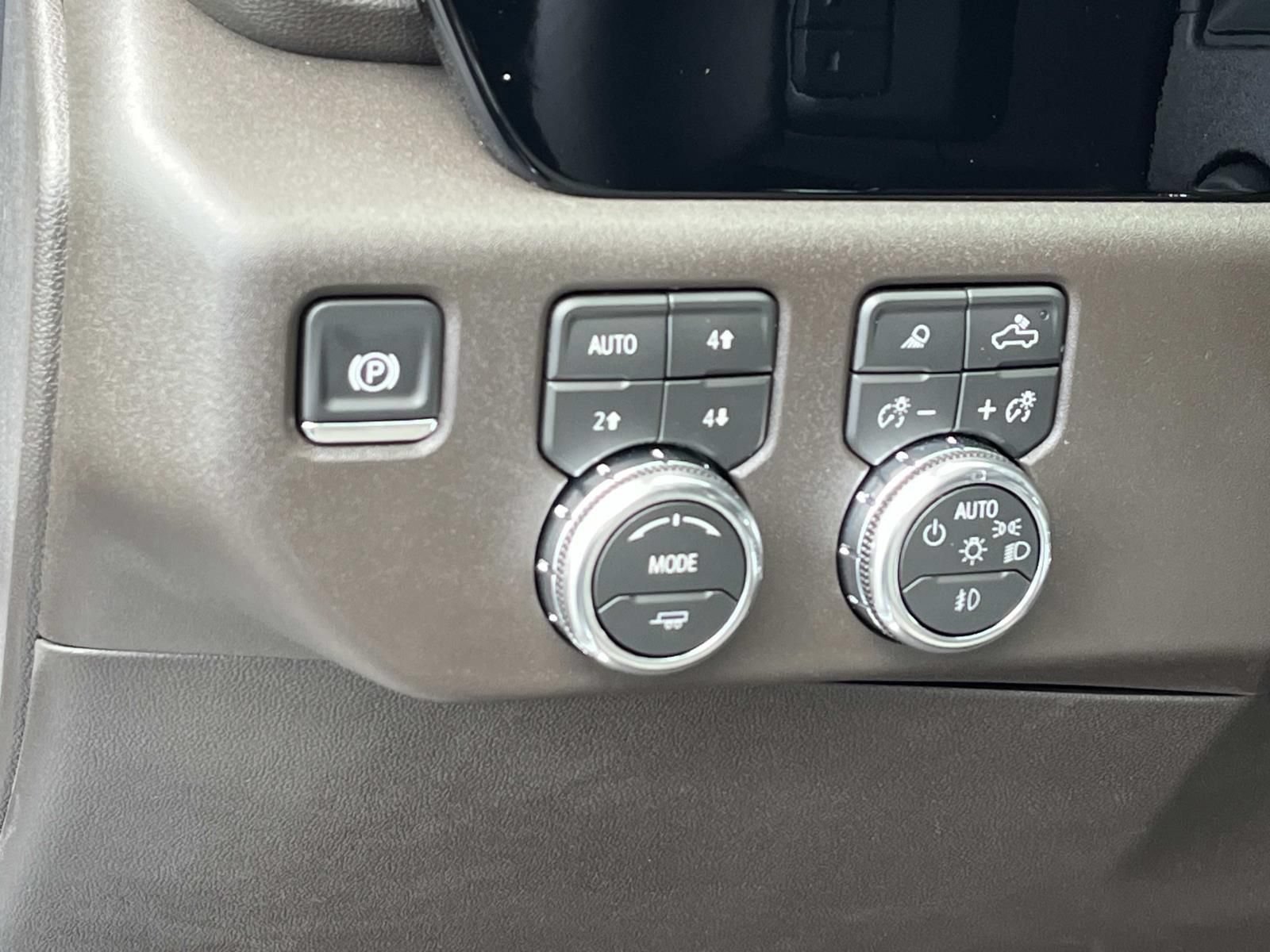New 2026 Glacier White Tricoat GMC SLT image 24