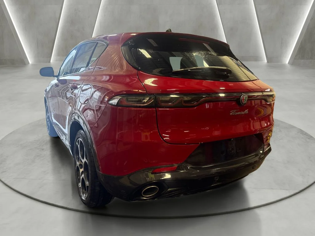 Used 2024 Red Alfa Romeo Veloce image 4