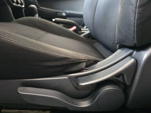 Used 2011  Mitsubishi ES image 27