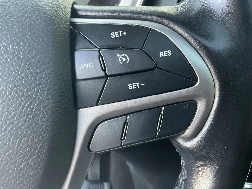 Used 2020 Gray Jeep Limited image 25