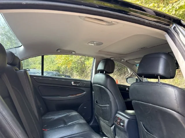 Used 2011 Black Noir Pearl Hyundai 4.6 image 10