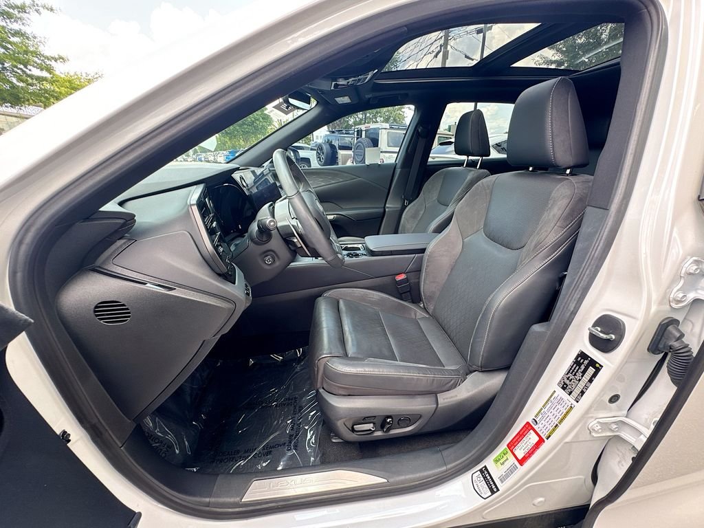 Certified Used 2023 White Pearl Lexus 350 Luxury image 20