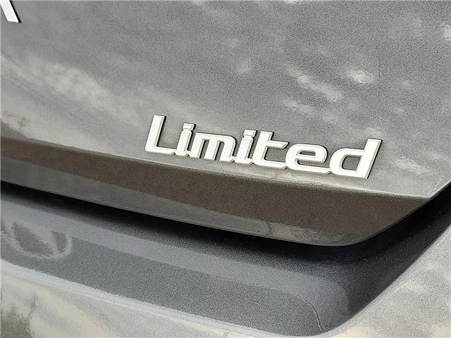 Used 2025 Gray Hyundai Limited (IVT) image 8