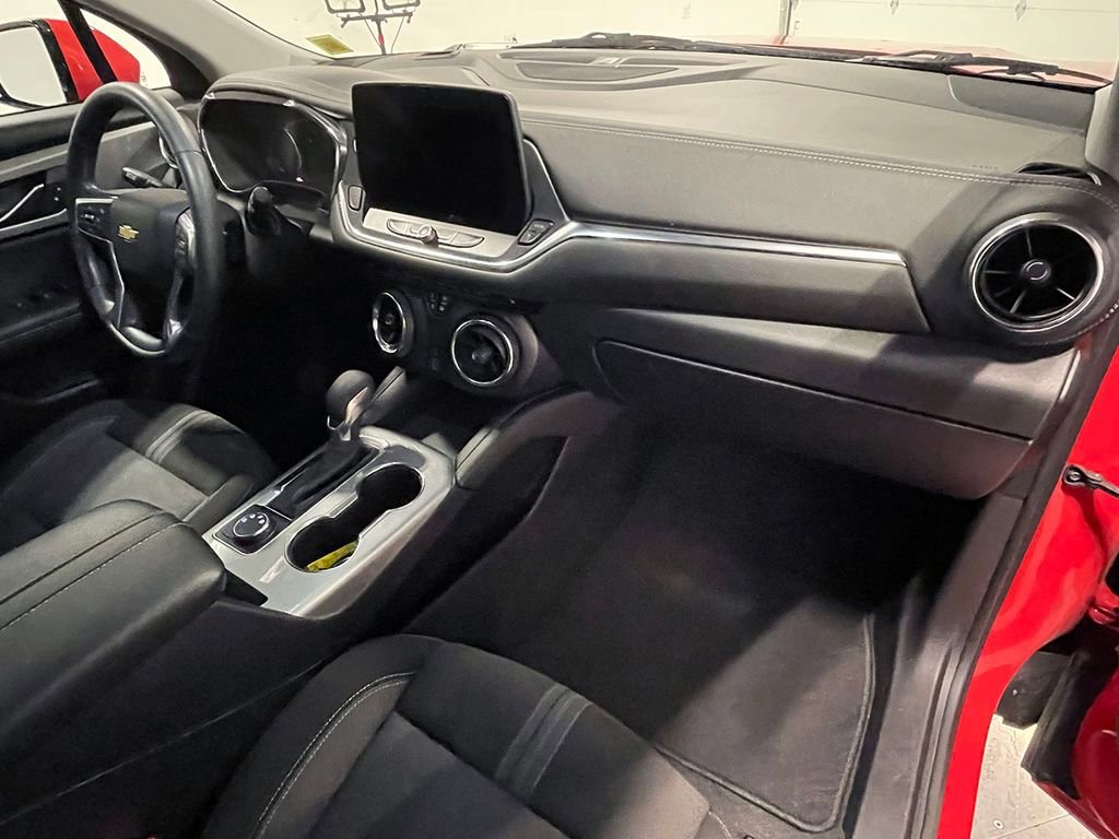 Used 2025 Habanero Orange Chevrolet 2LT image 27