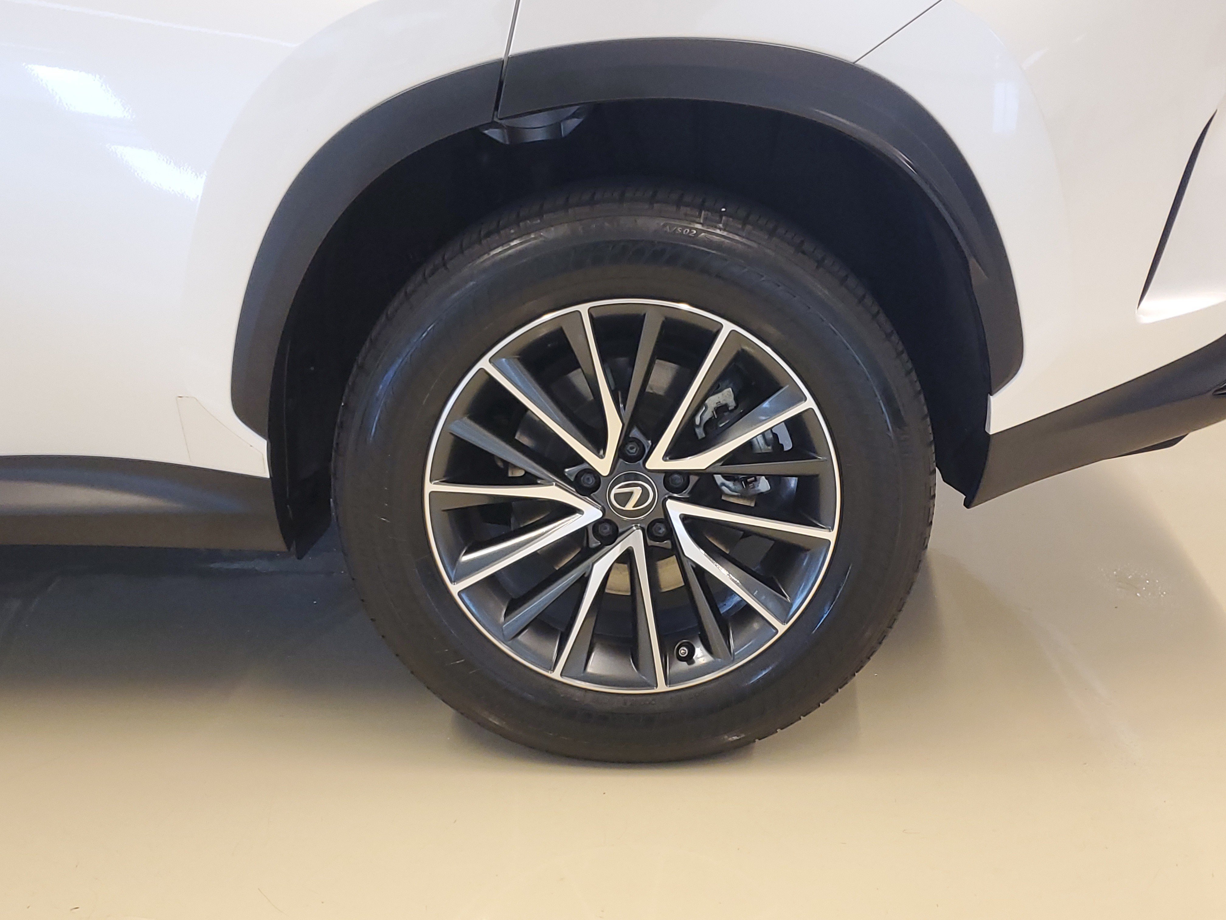 Used 2024 Eminent White Pearl Lexus NX 350h image 5