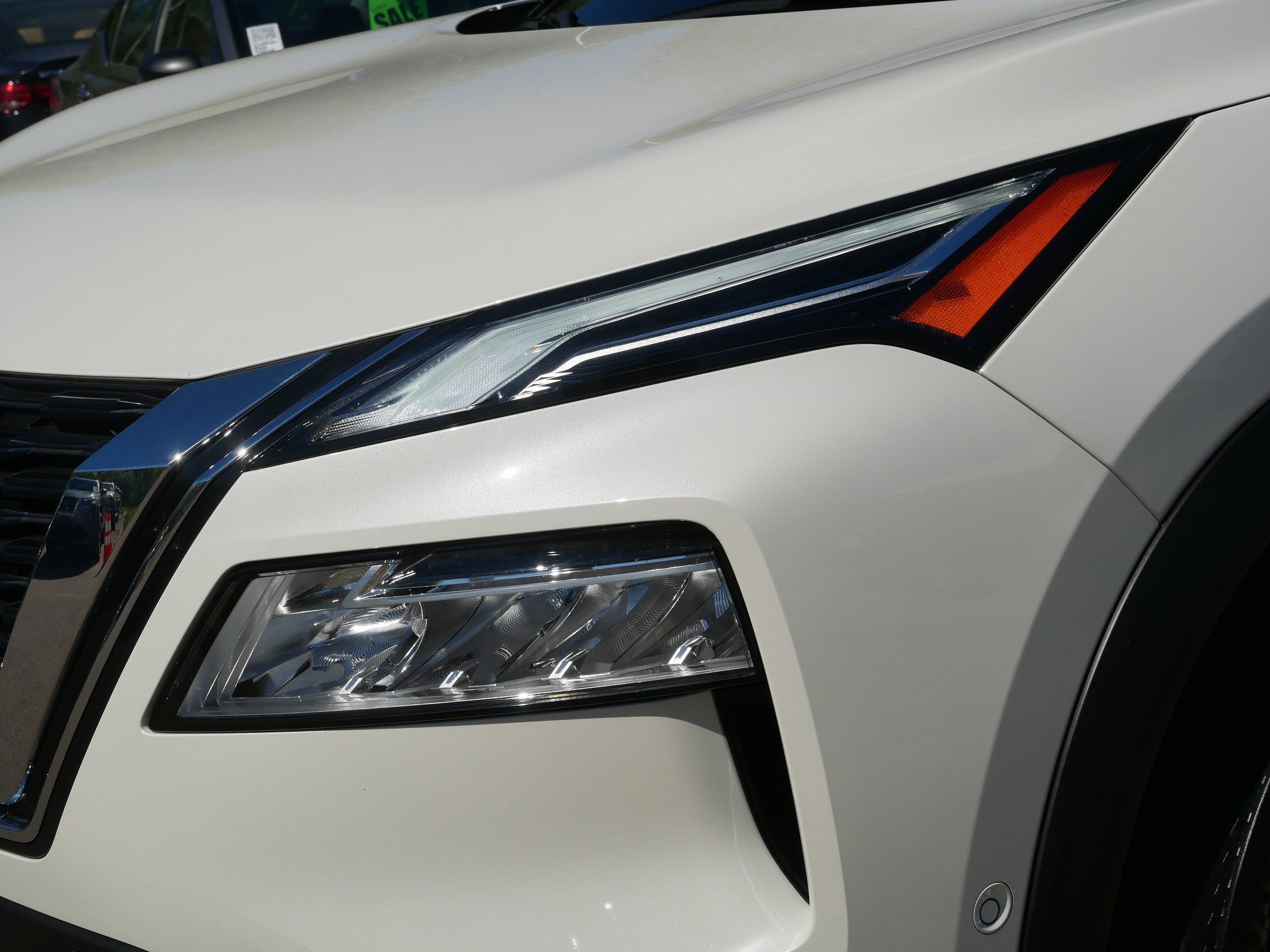 Certified Used 2023 Pearl White Tricoat Nissan Platinum image 16
