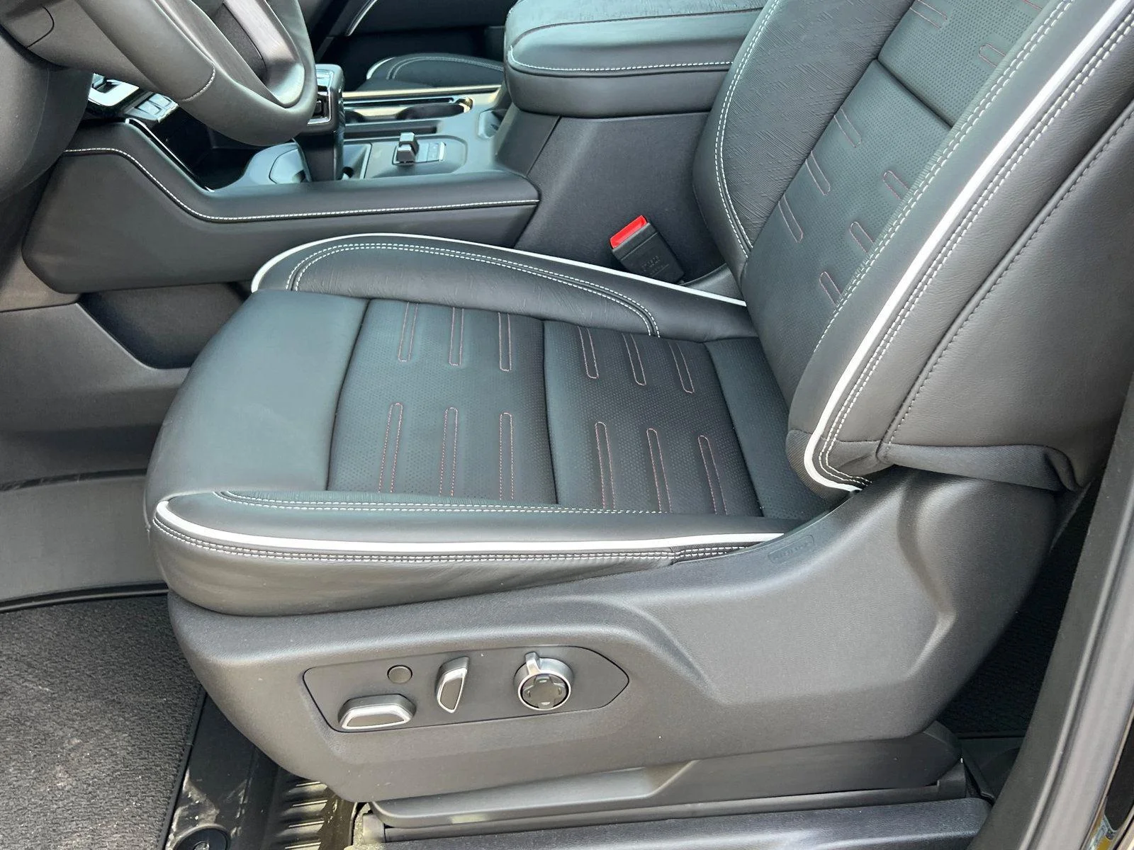 2026 GMC Sierra 1500 AT4X - Photo 15