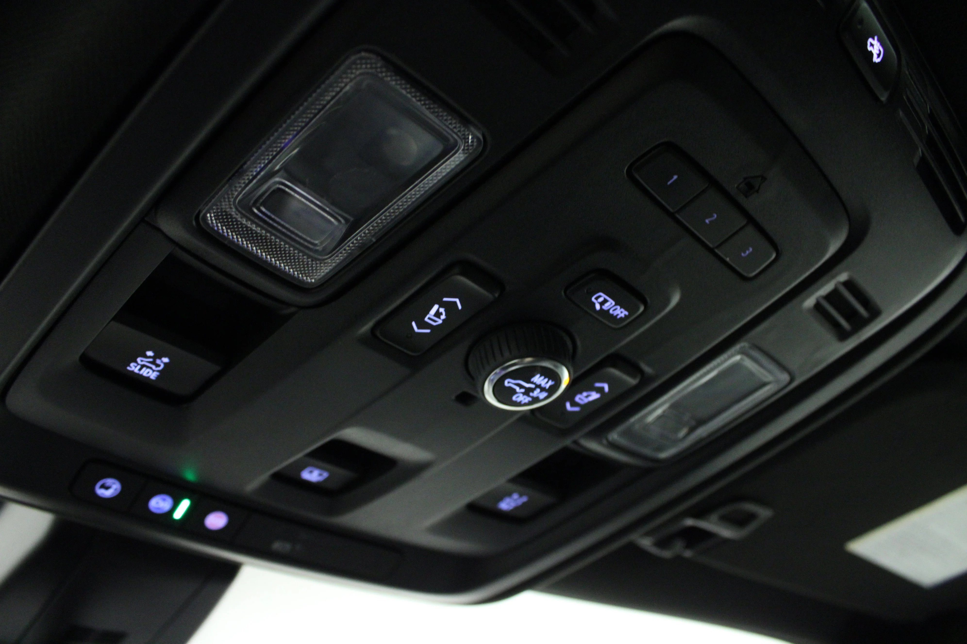 Used 2022 Onyx Black GMC Denali image 25