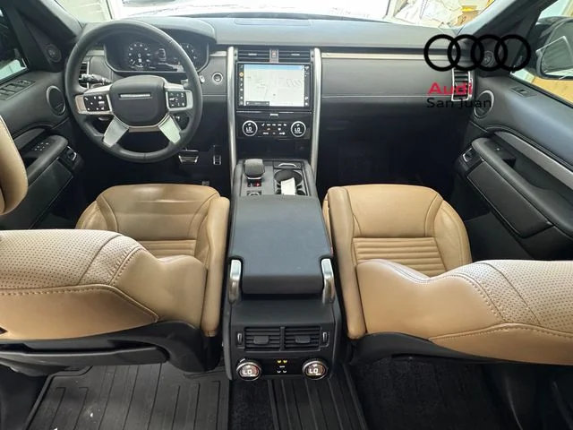 Used 2024 White Land Rover Dynamic SE image 30